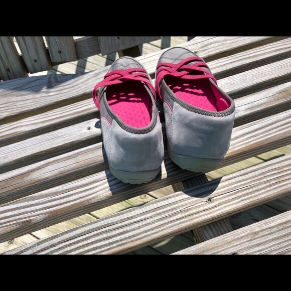 Comfortable Clark shoes in size 91/2 medium - Picture 2 of 3